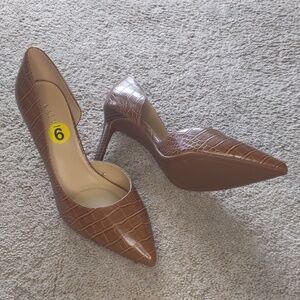 Nine West Brown Crocodile Pattern Heels